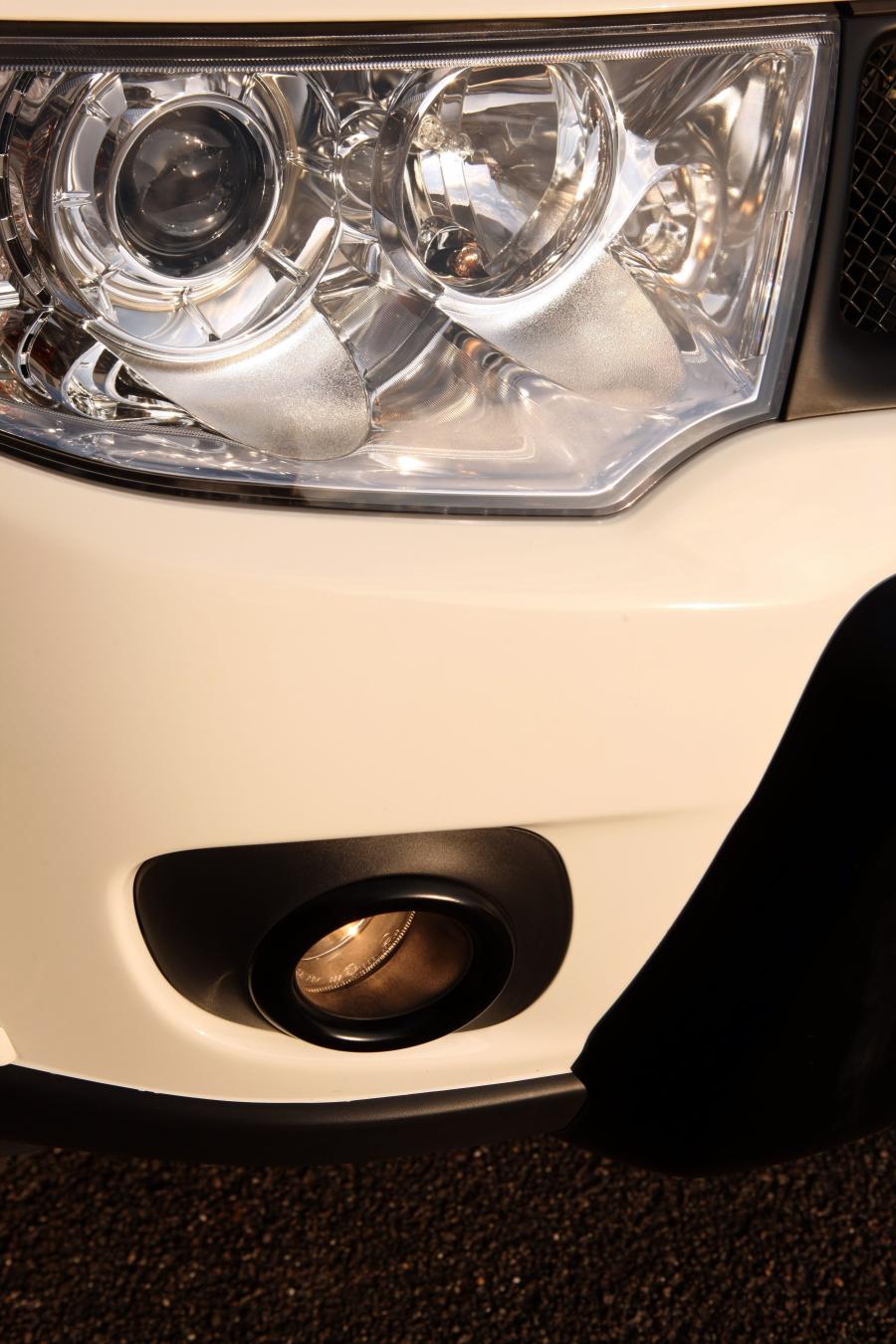 Детали экстерьера Mitsubishi L200 Black Barbarian 2012 года  (UK) (фото 40 из 68)